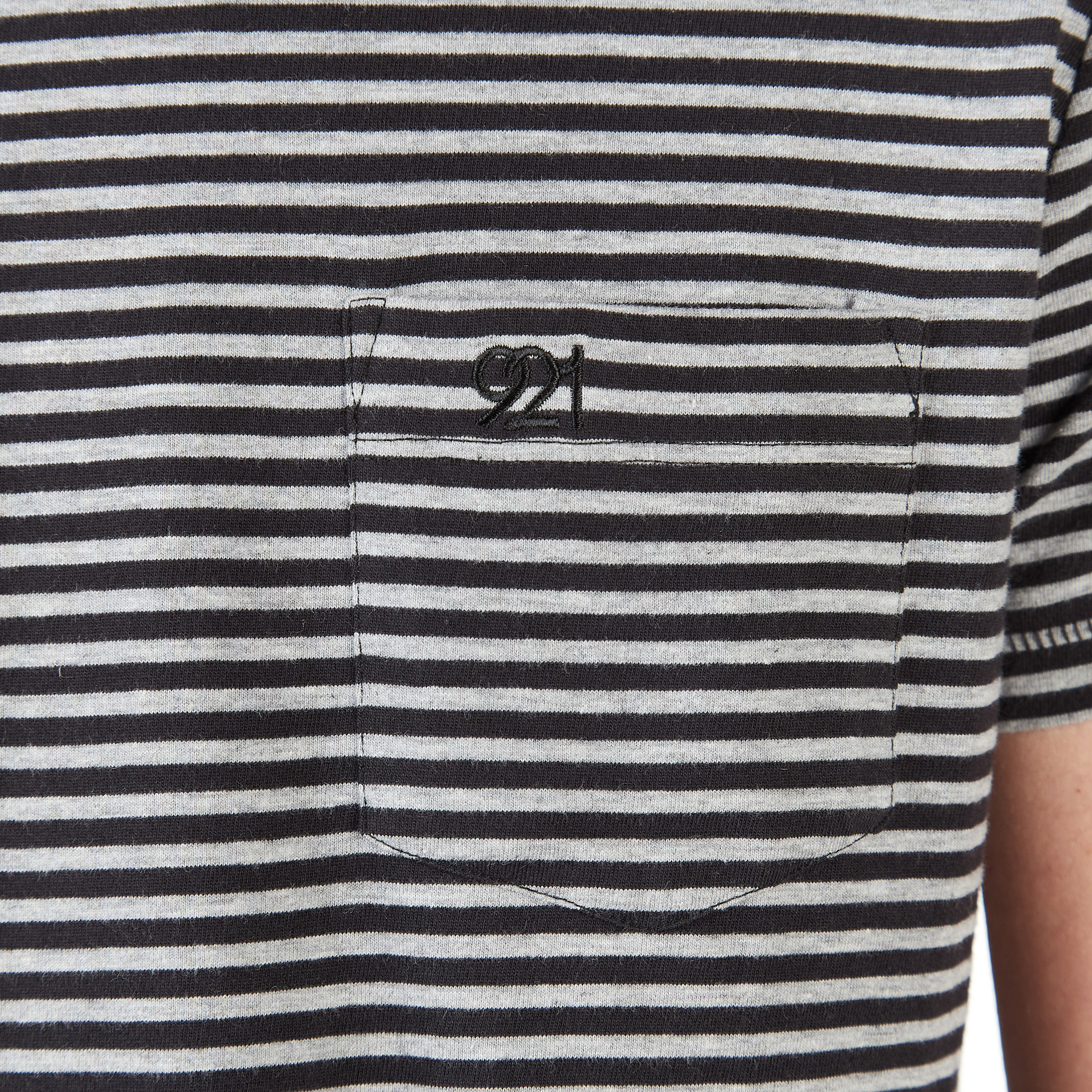 REMERA_LIVIANA_STRIPES_9211.jpg