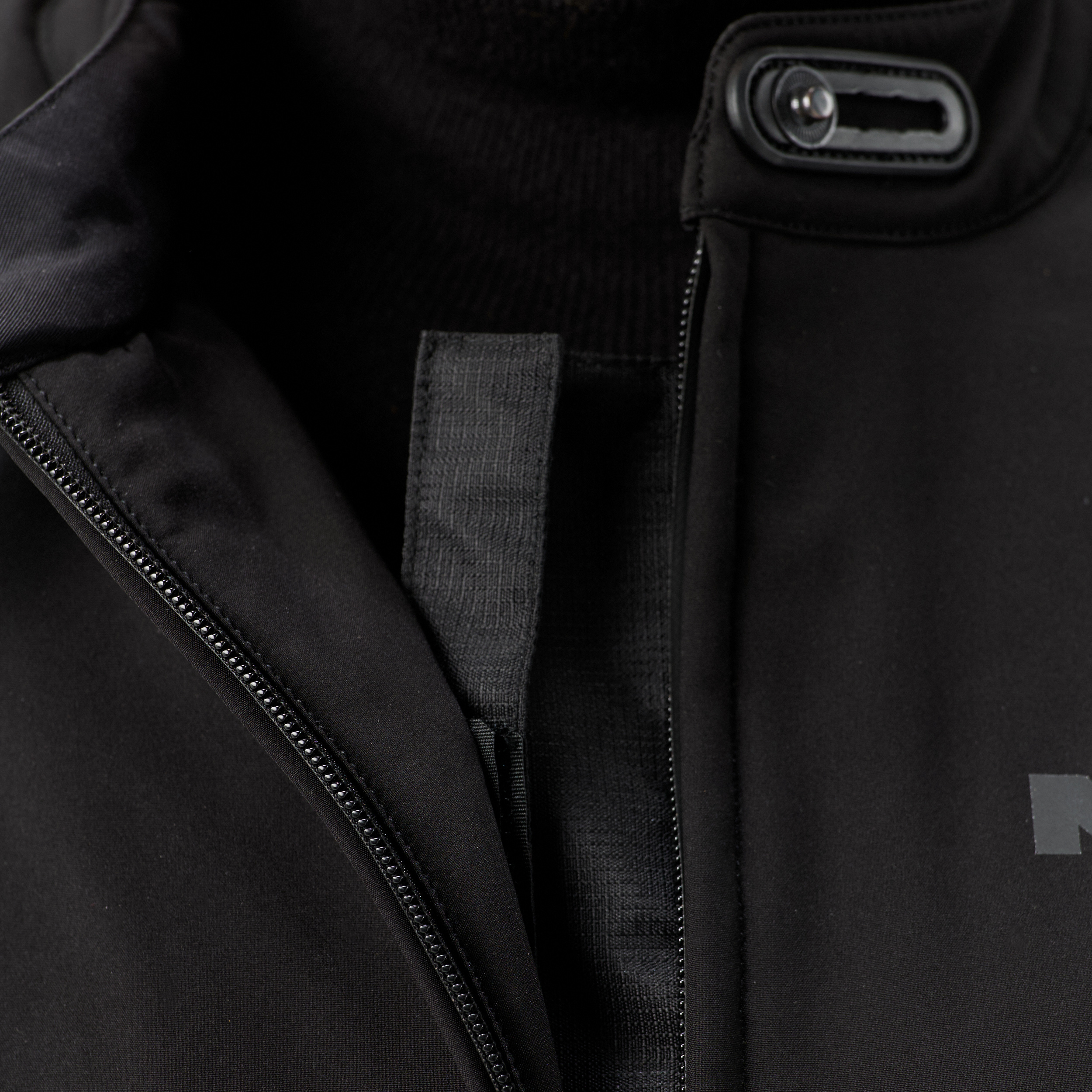 CAMPERA_MAC_WINTER_MUJER_BLACK6.jpg