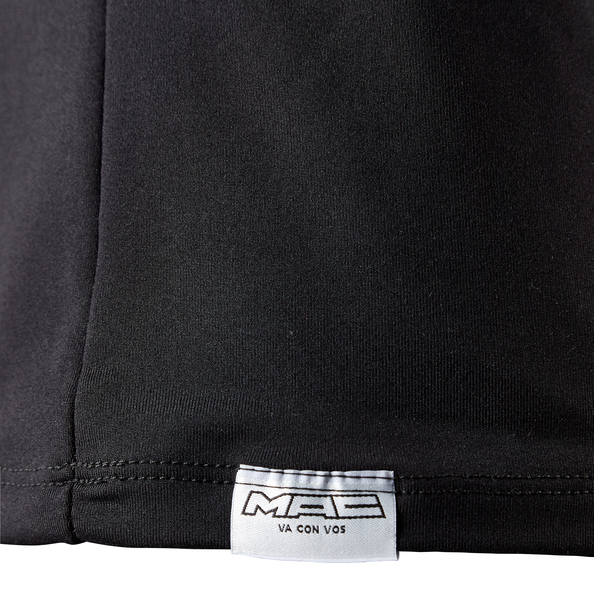 DETALLE_ROPA_TÉRMICA_MAC2.jpg
