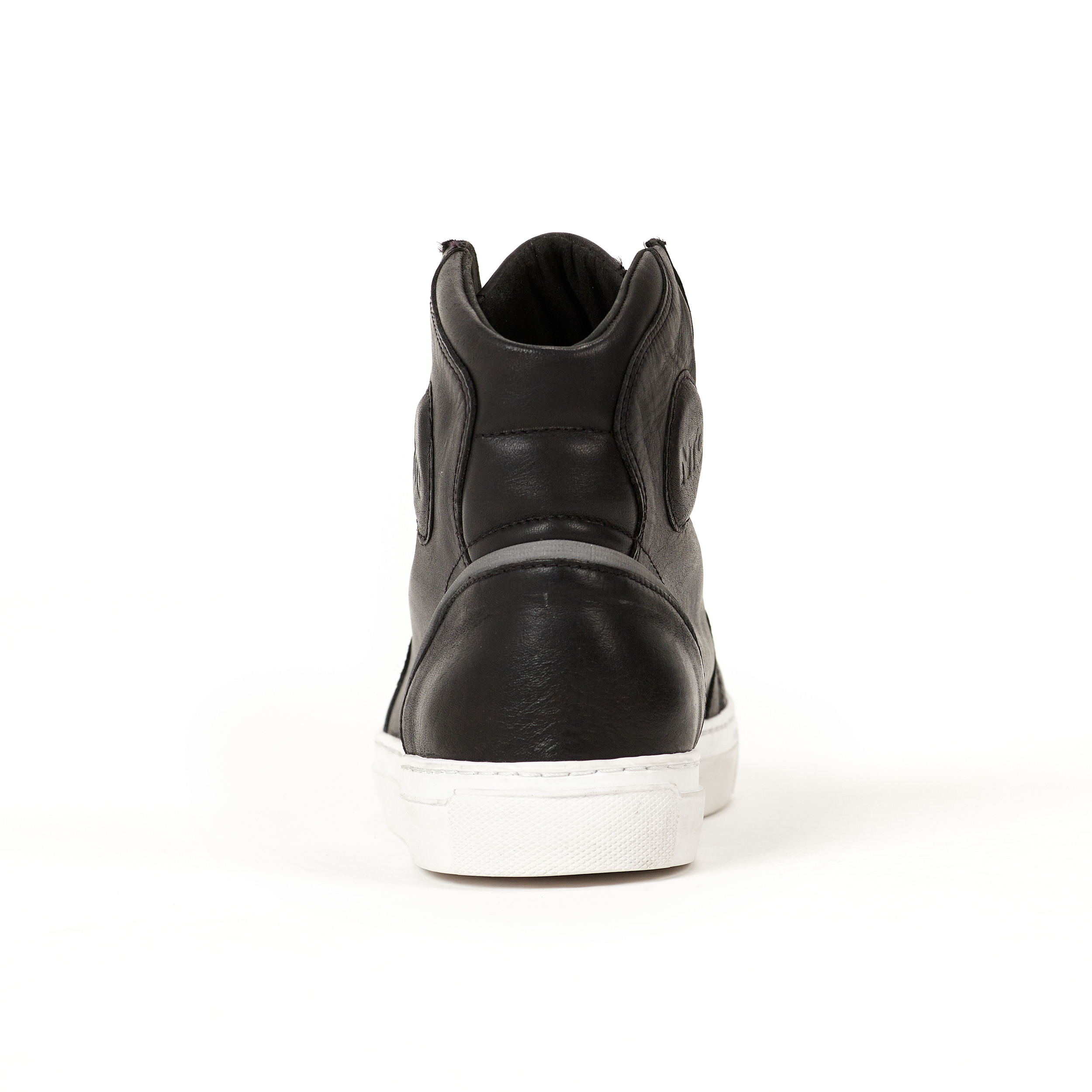 SNEAKERS_NTO_CHICAGO_NEGRAS2.jpg