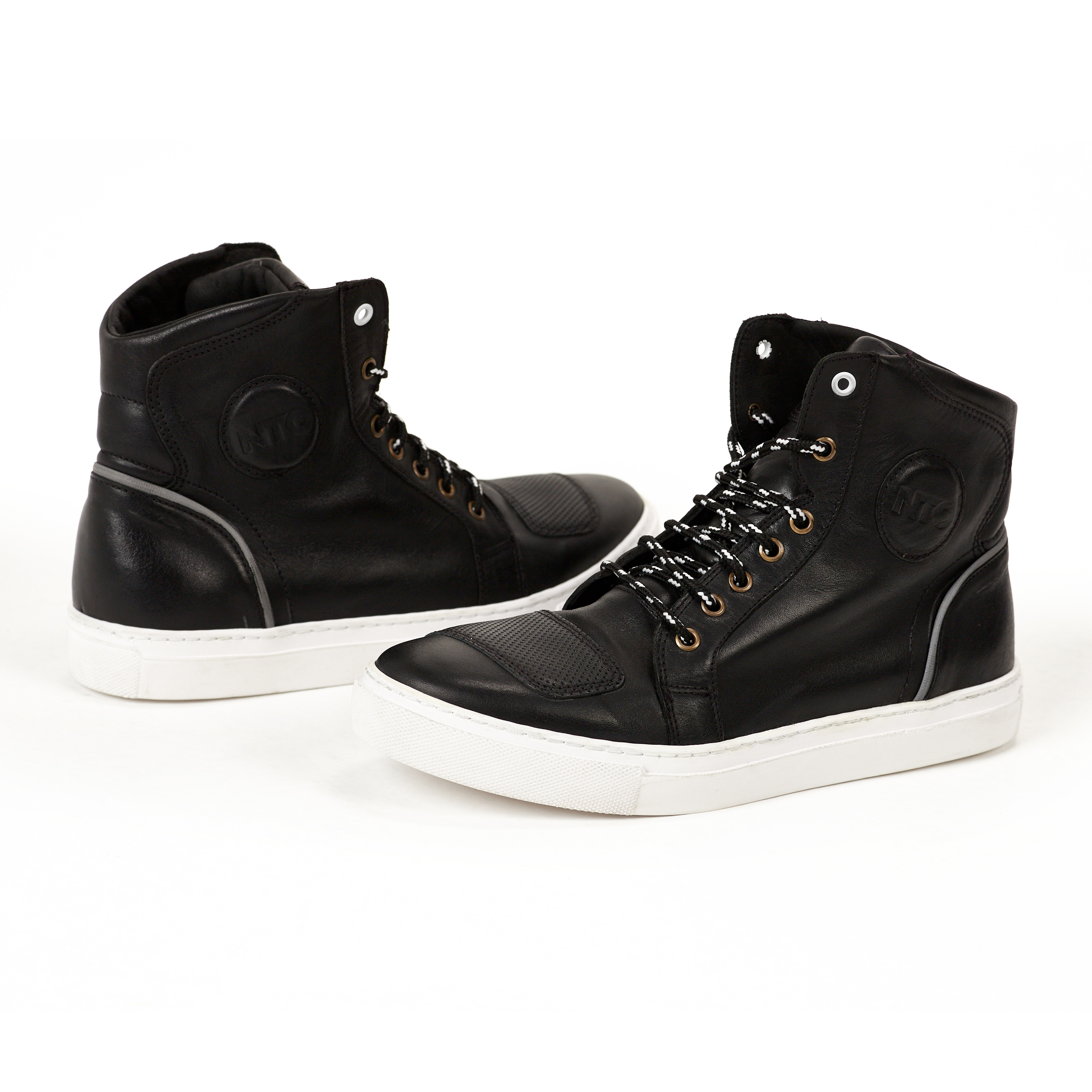 SNEAKERS_NTO_CHICAGO_NEGRAS3.jpg