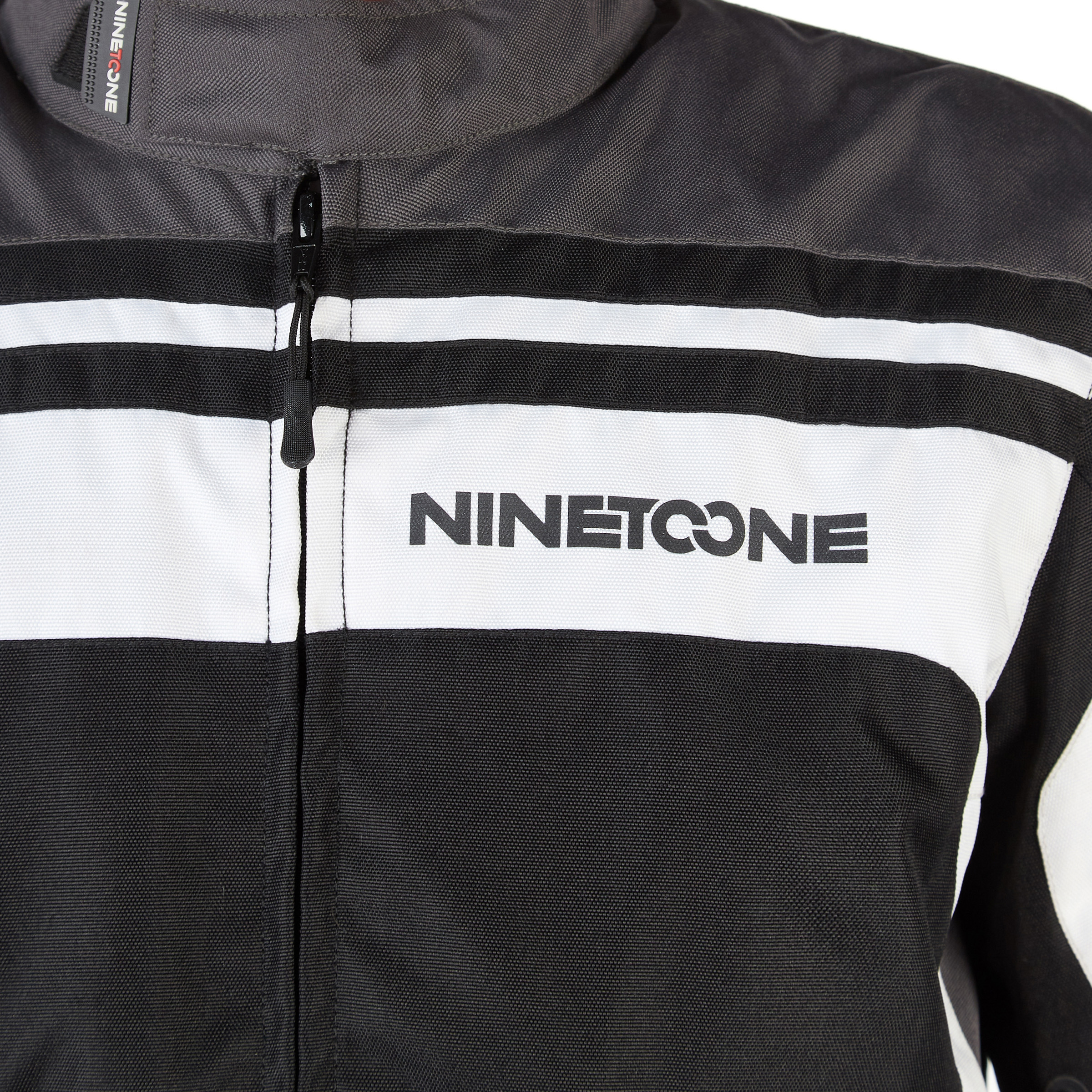 DETALLE_FUSE_EVO_NTO_BLANCA_NEGRA1.jpg
