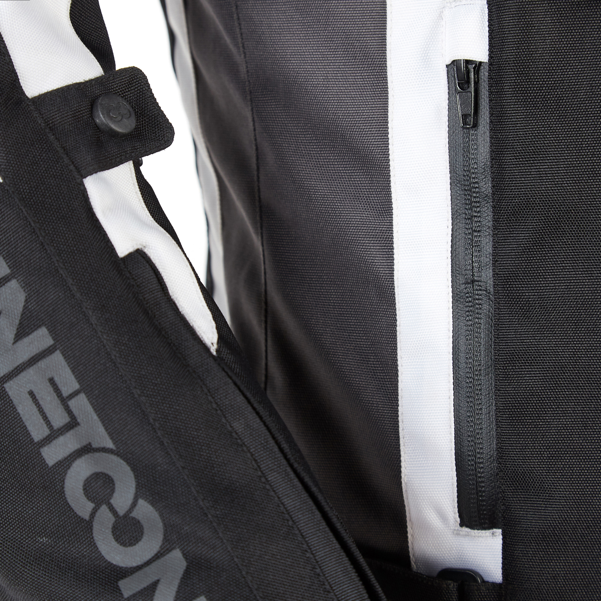 DETALLE_FUSE_EVO_NTO_BLANCA_NEGRA5.jpg
