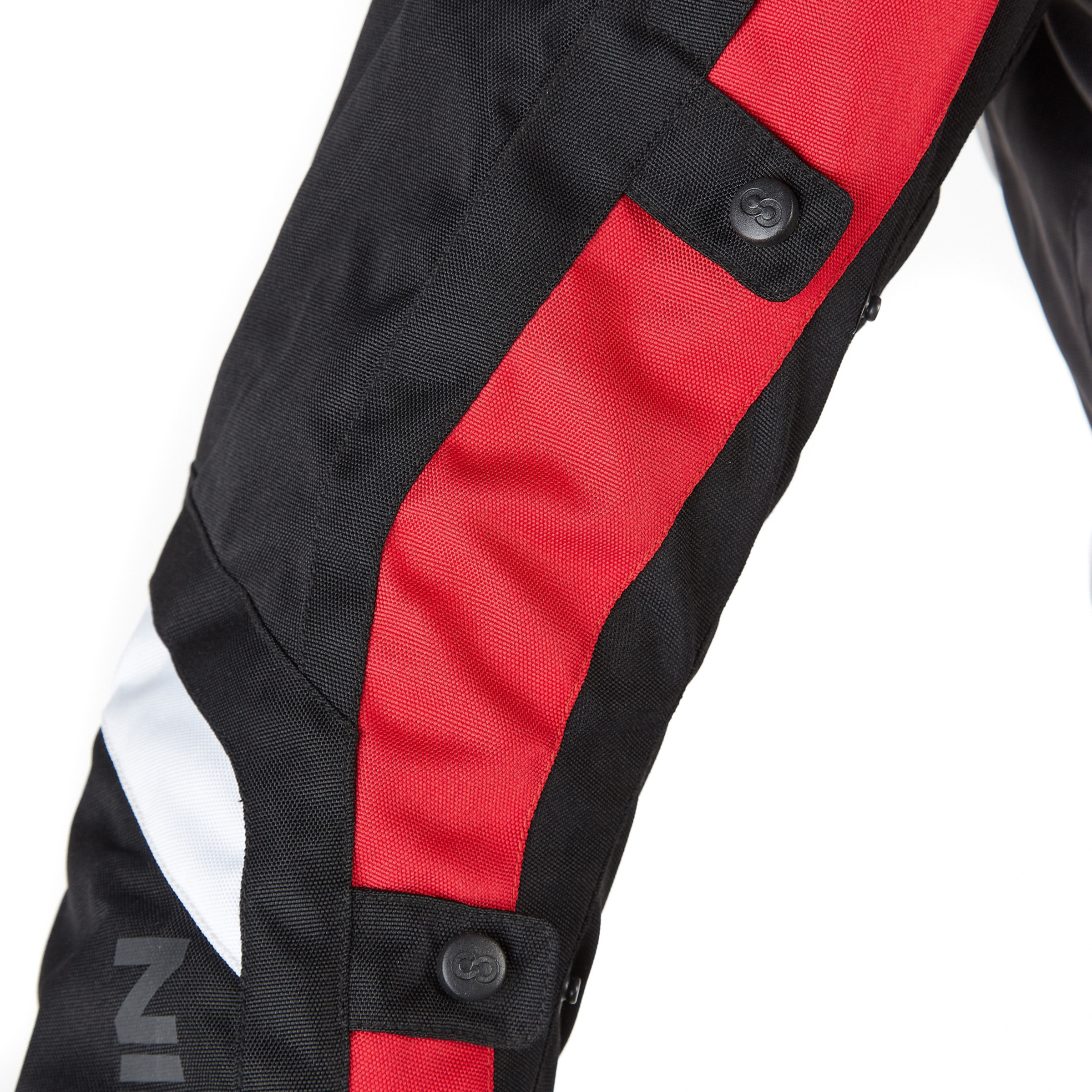 DETALLE_FUSE_EVO_NTO_ROJA_NEGRA1.jpg