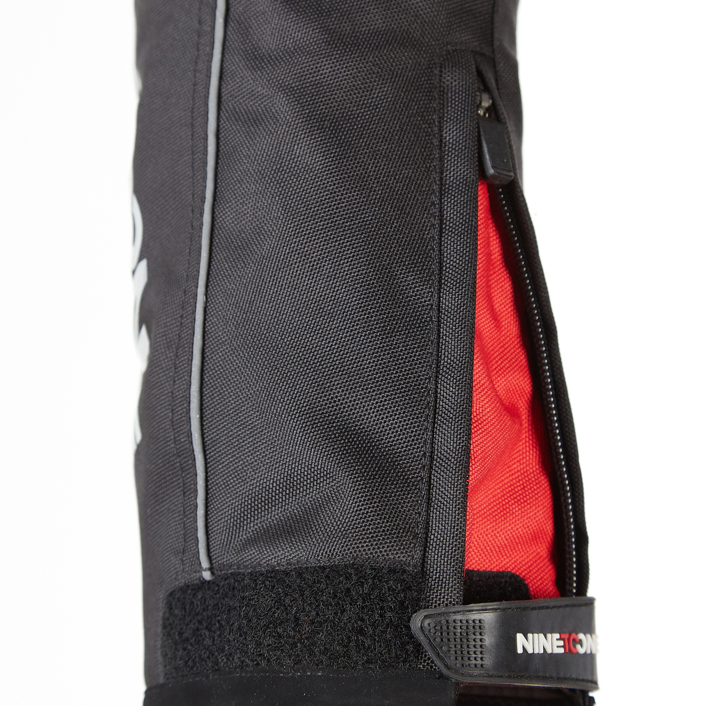 DETALLE_VOLT_NTO_NEGRA_&_ROJA7.jpg