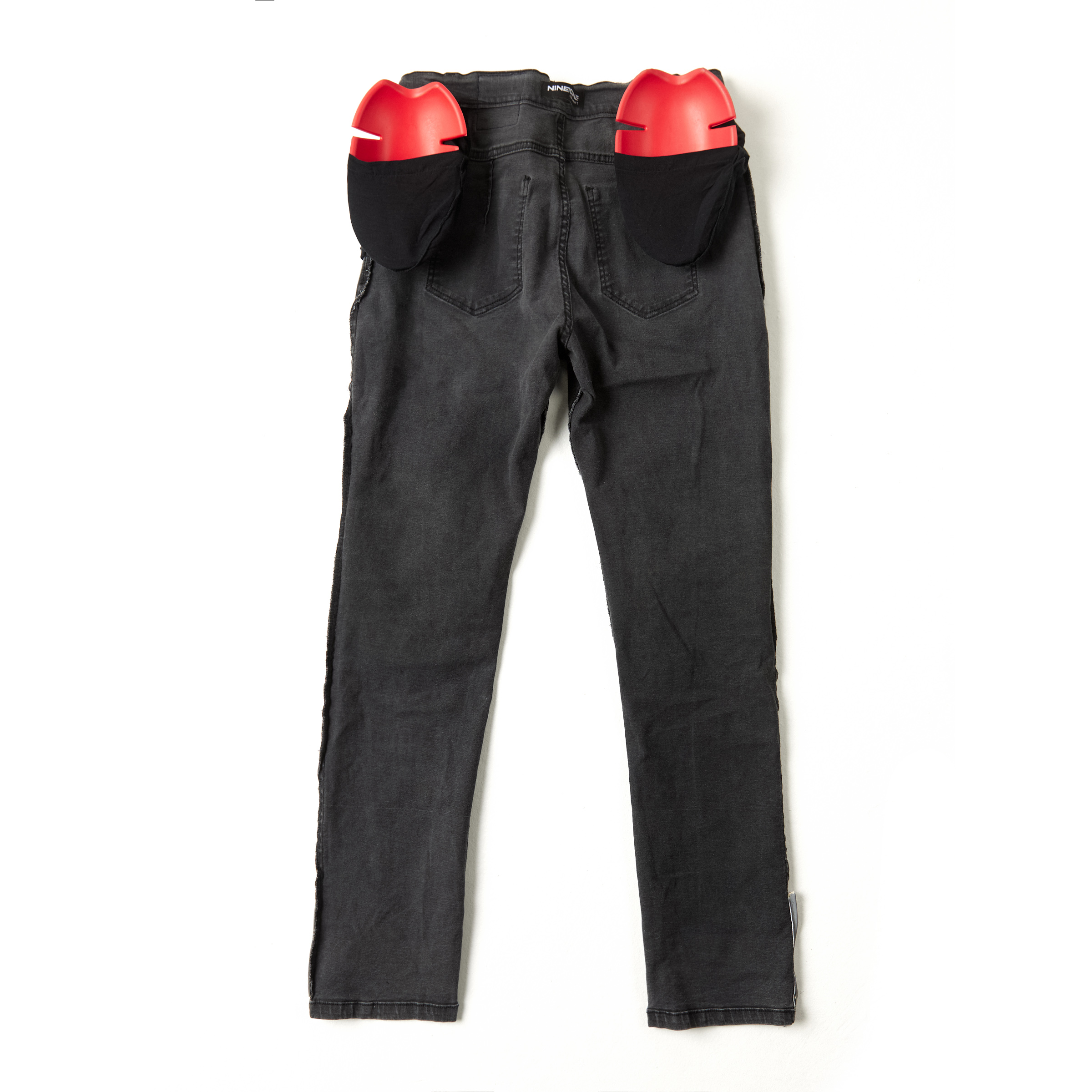 JEAN_390CC_DENIM_BLACK_MUJER_04.jpg
