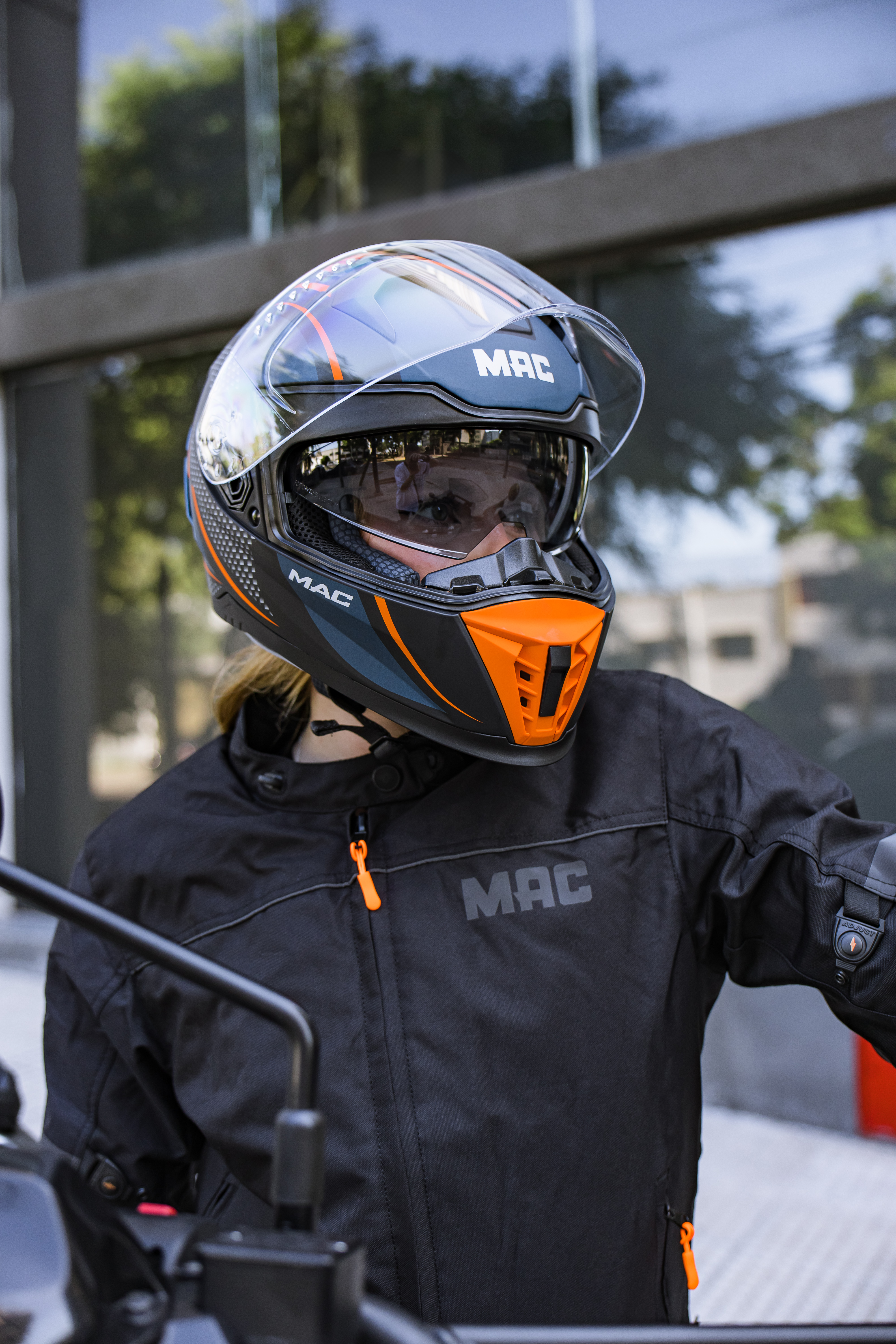 SERVICOM.MAC.0325.93.jpg