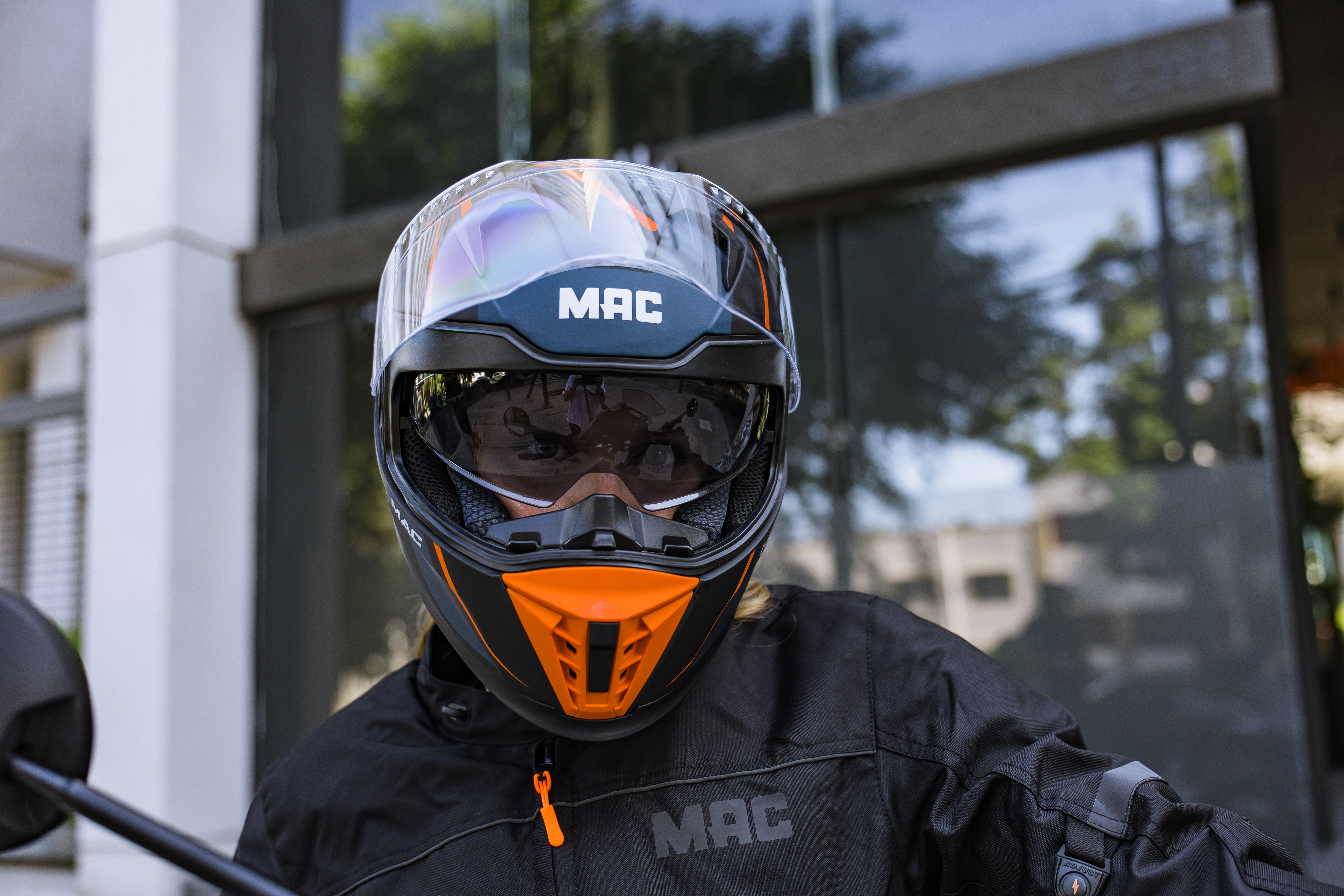 SERVICOM.MAC.0325.95.jpg