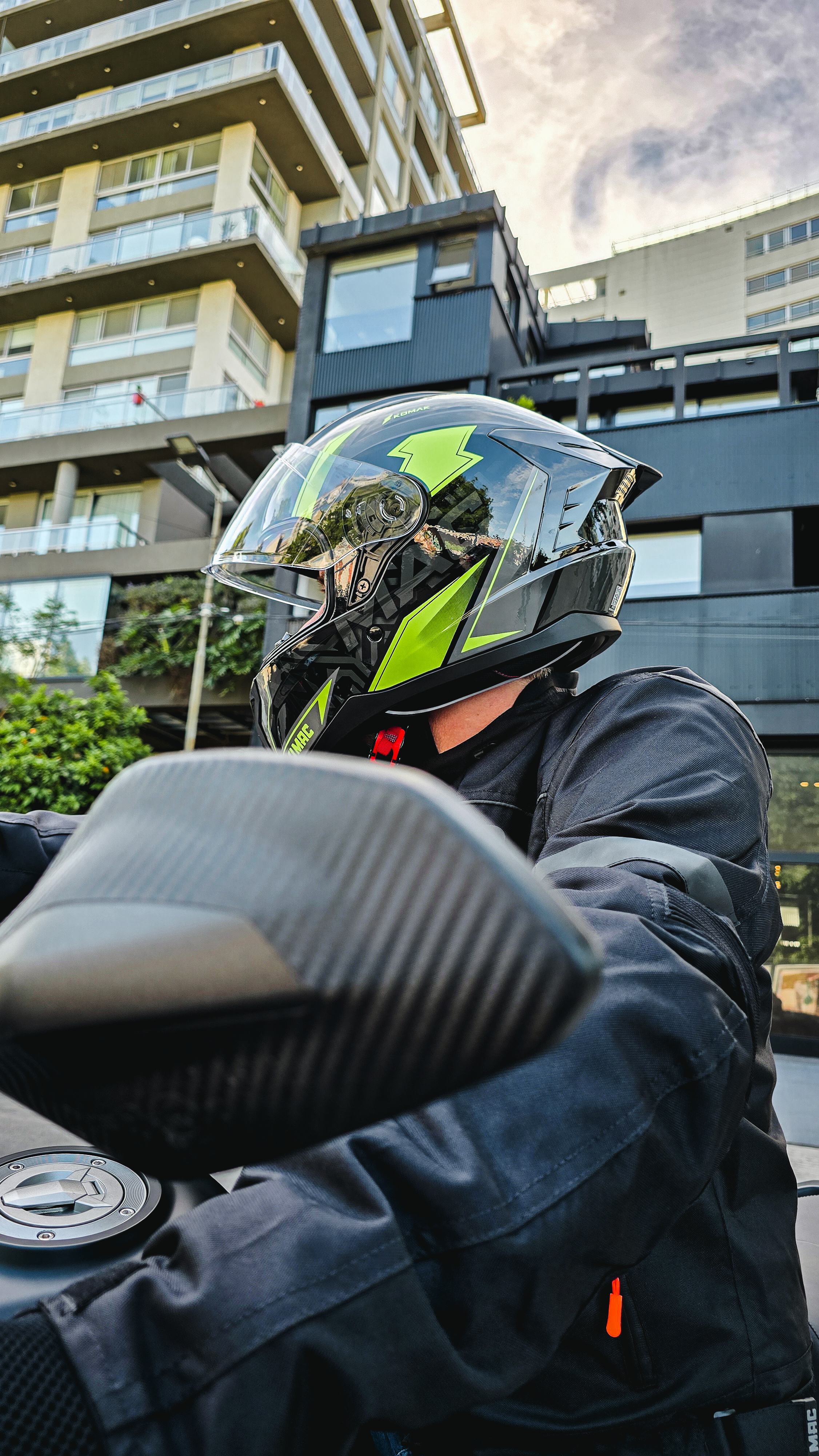 VOLT YELLOW-04.jpg