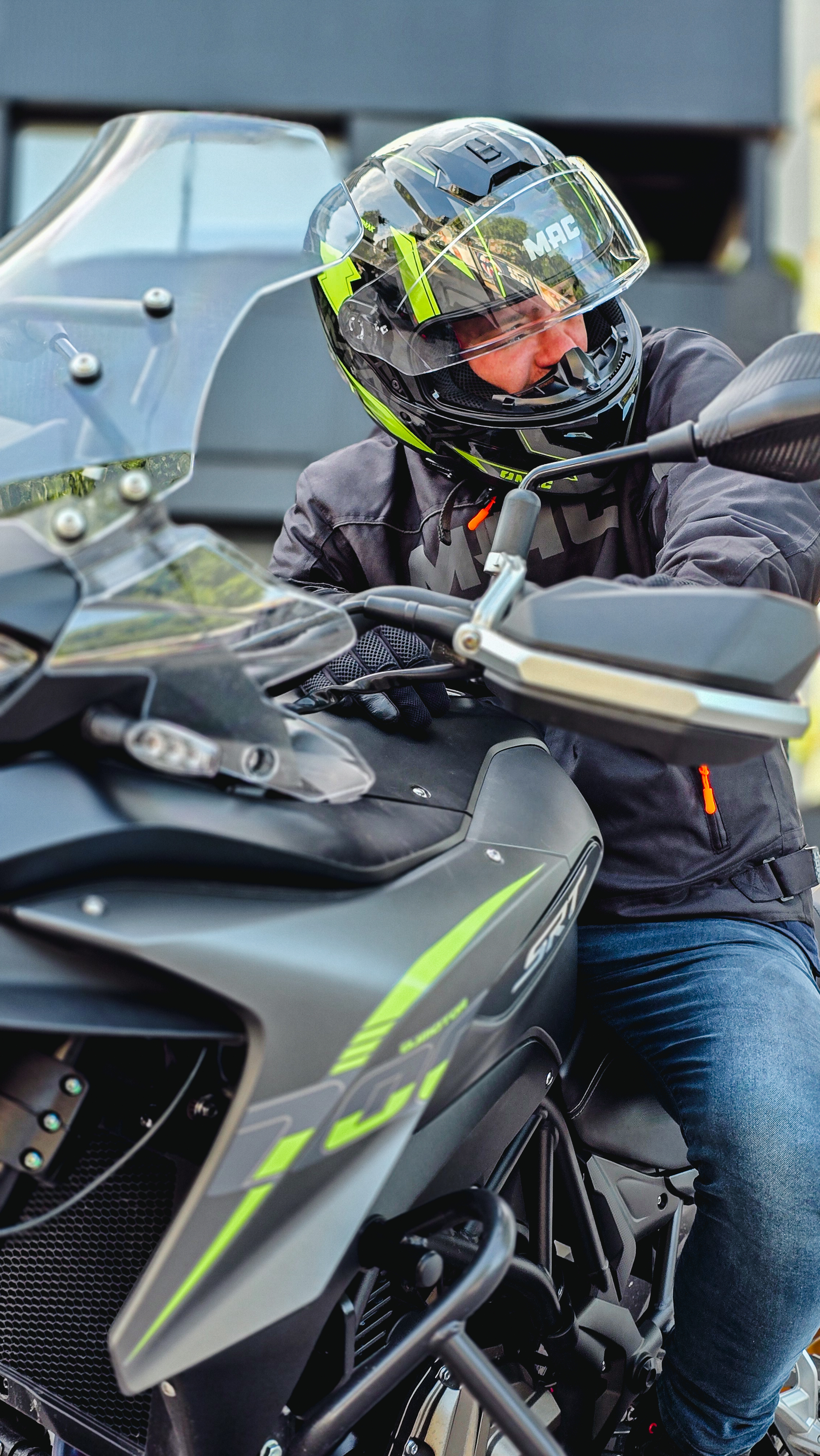 VOLT YELLOW-06.jpg